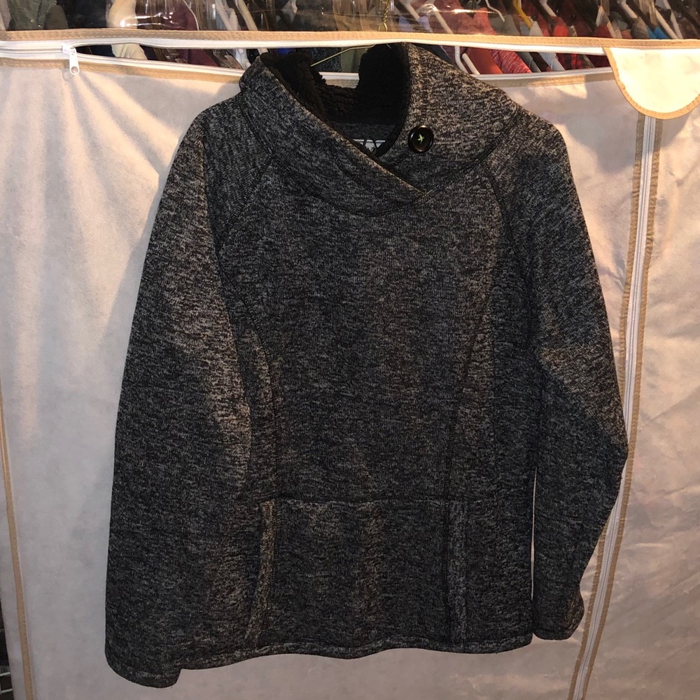 Woman’s legendary sweatshirt